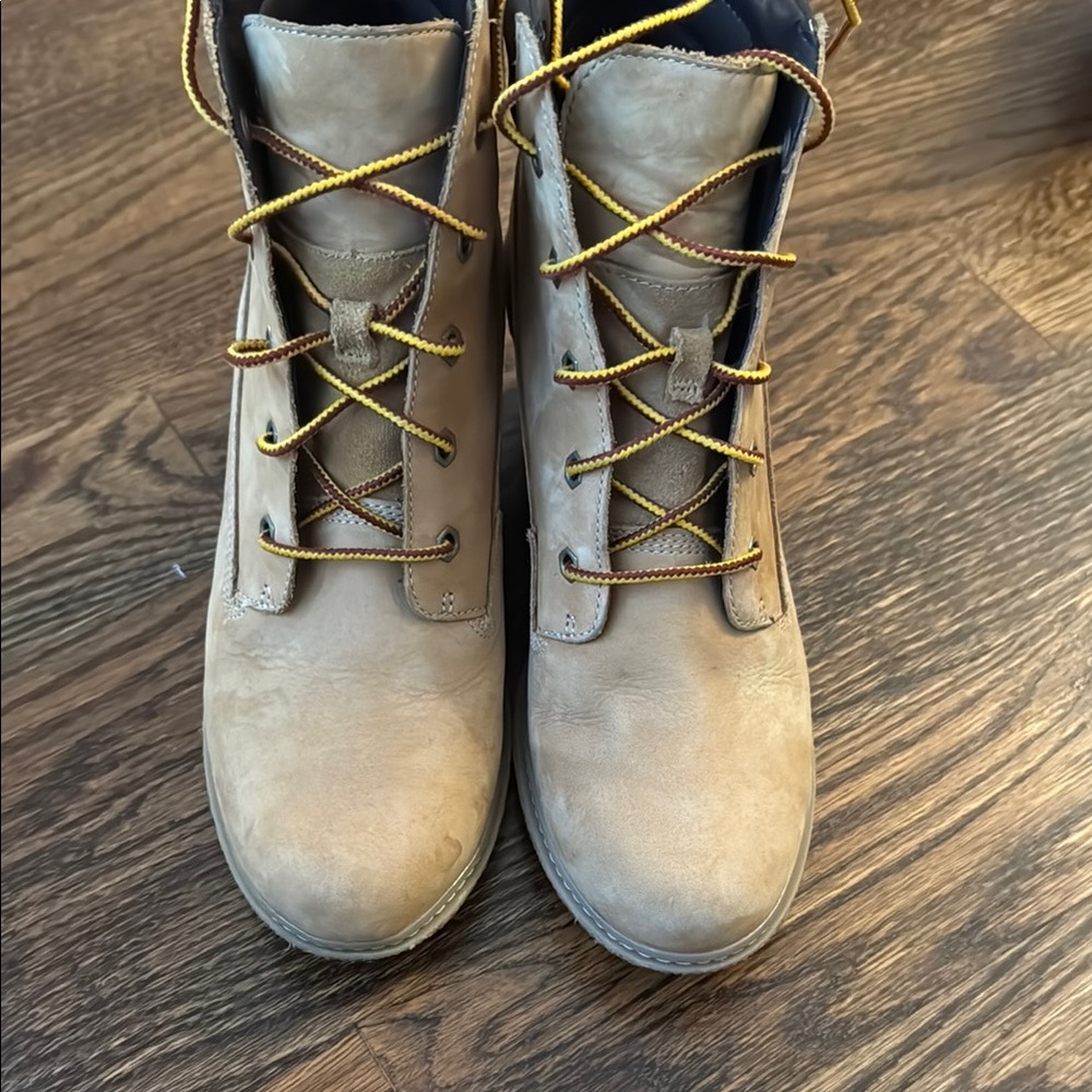 Timberland Women’s  Light Brown Boots